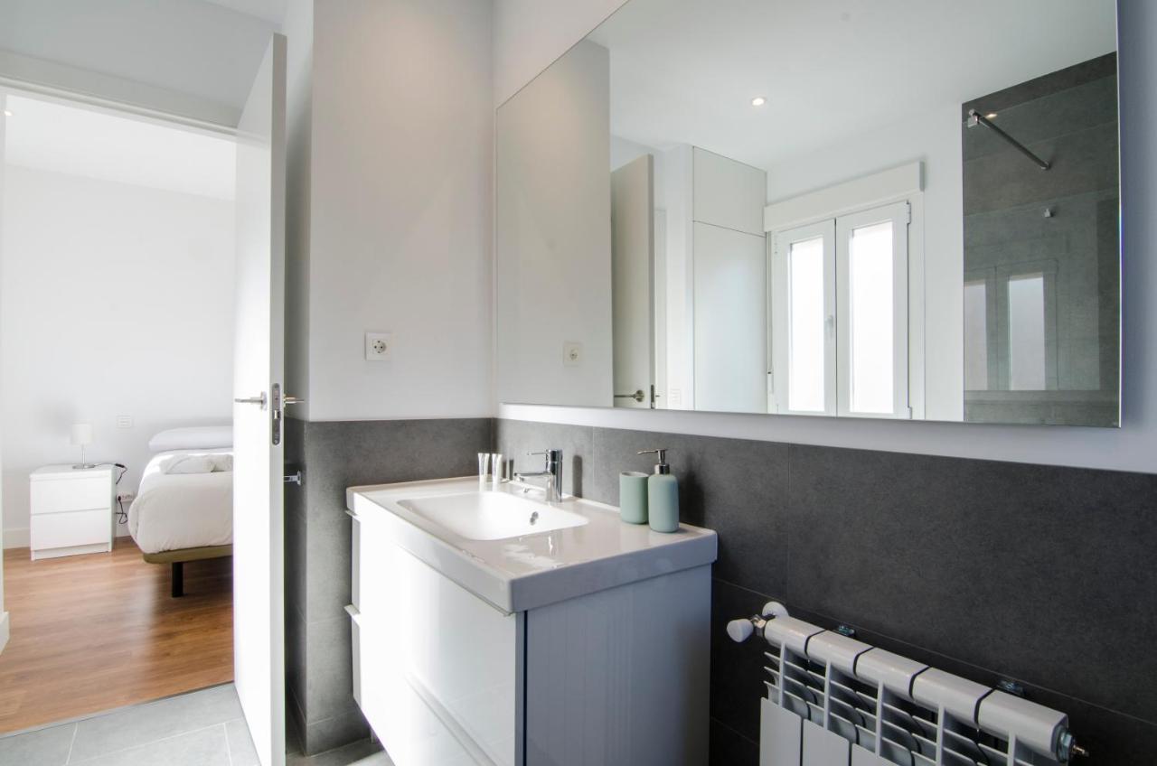 2 Bedrooms 2 Bathrooms Furnished - Bernabeu - Business Area With Terrace - Minty Stay Madrid Buitenkant foto
