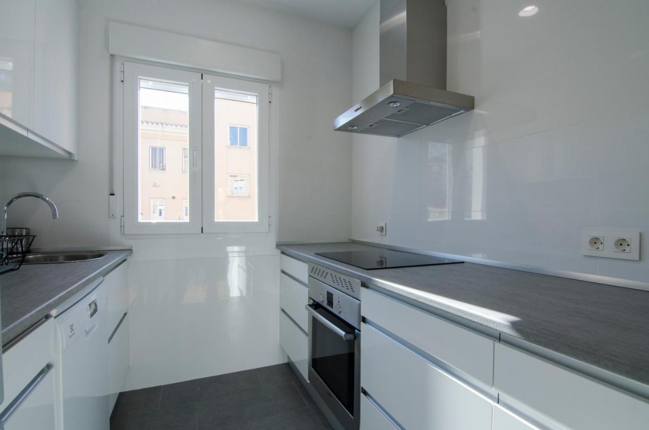 2 Bedrooms 2 Bathrooms Furnished - Bernabeu - Business Area With Terrace - Minty Stay Madrid Buitenkant foto