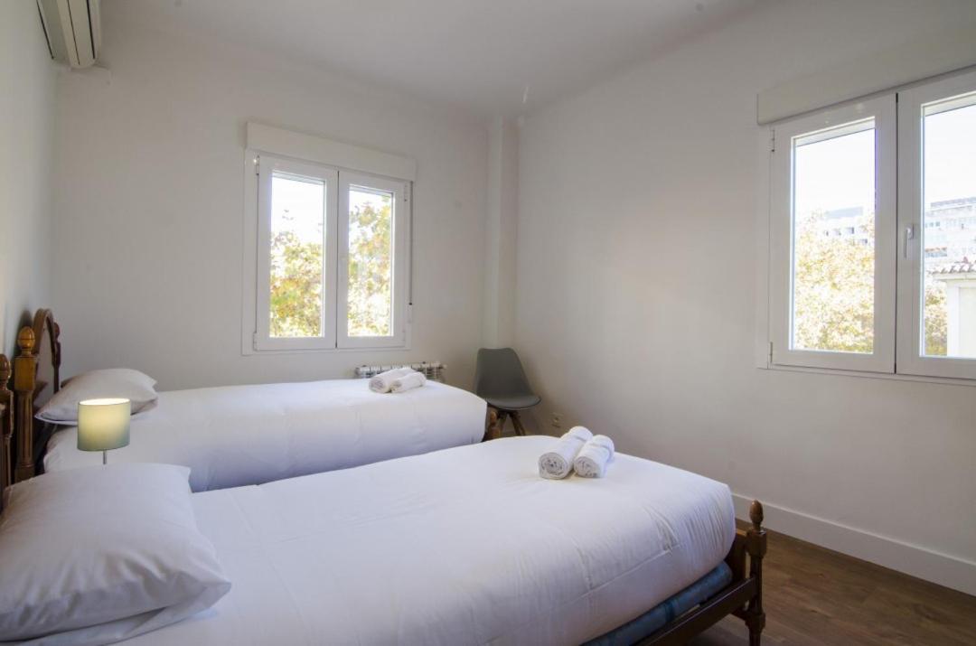 2 Bedrooms 2 Bathrooms Furnished - Bernabeu - Business Area With Terrace - Minty Stay Madrid Buitenkant foto