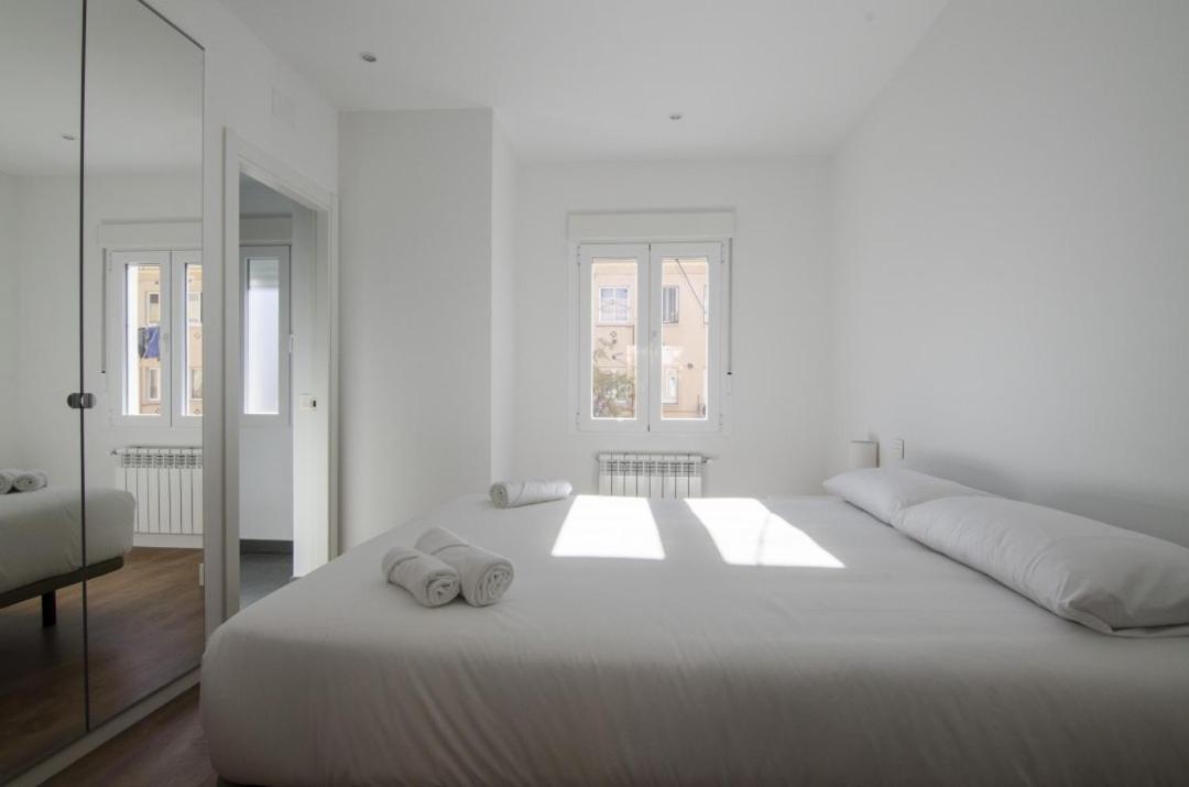 2 Bedrooms 2 Bathrooms Furnished - Bernabeu - Business Area With Terrace - Minty Stay Madrid Buitenkant foto