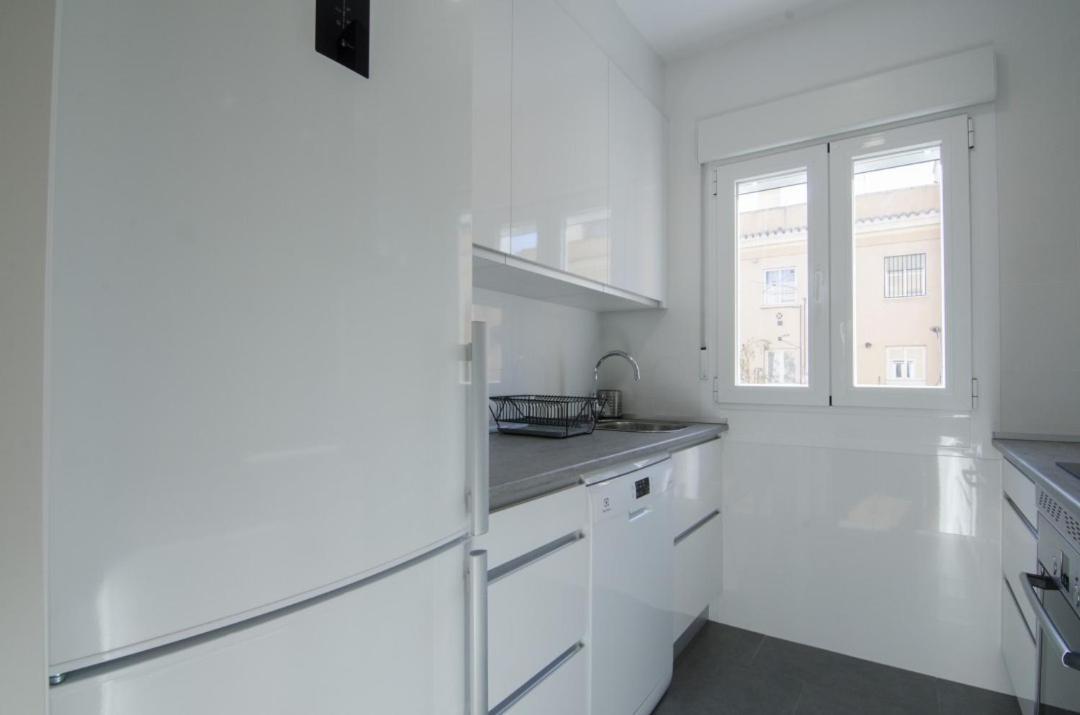 2 Bedrooms 2 Bathrooms Furnished - Bernabeu - Business Area With Terrace - Minty Stay Madrid Buitenkant foto