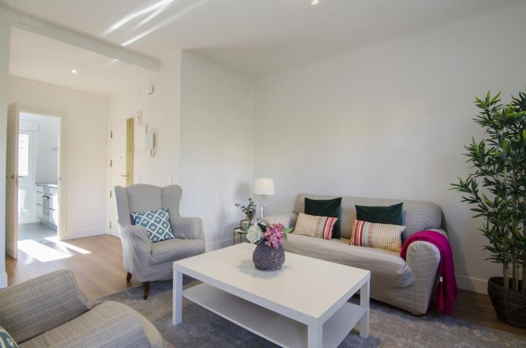 2 Bedrooms 2 Bathrooms Furnished - Bernabeu - Business Area With Terrace - Minty Stay Madrid Buitenkant foto